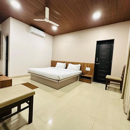 Hotel Grand Indu, 3 Star コールハープル エクステリア 写真