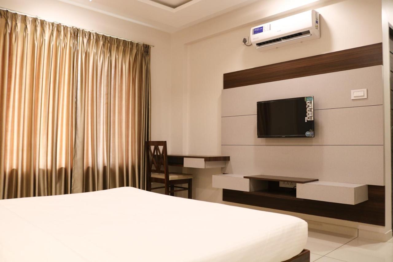 Hotel Grand Indu, 3 Star コールハープル エクステリア 写真