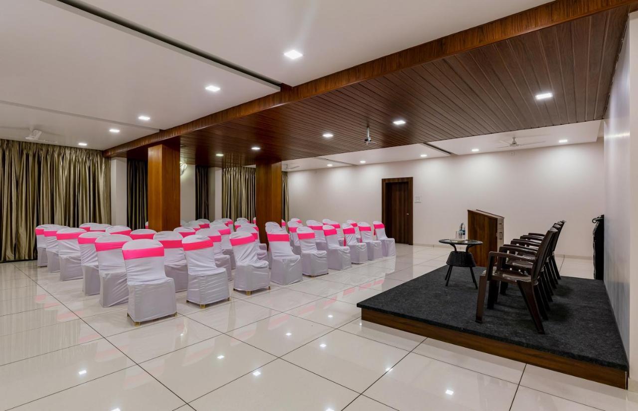 Hotel Grand Indu, 3 Star コールハープル エクステリア 写真