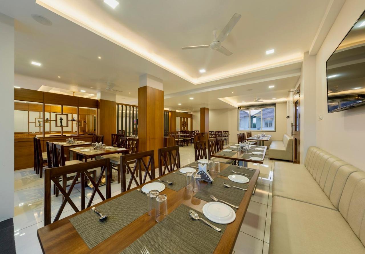 Hotel Grand Indu, 3 Star コールハープル エクステリア 写真