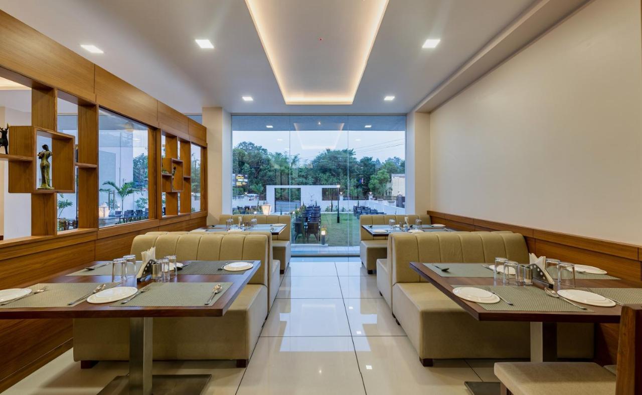 Hotel Grand Indu, 3 Star コールハープル エクステリア 写真