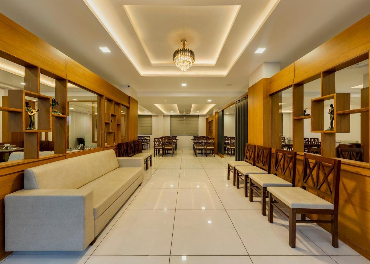 Hotel Grand Indu, 3 Star コールハープル エクステリア 写真