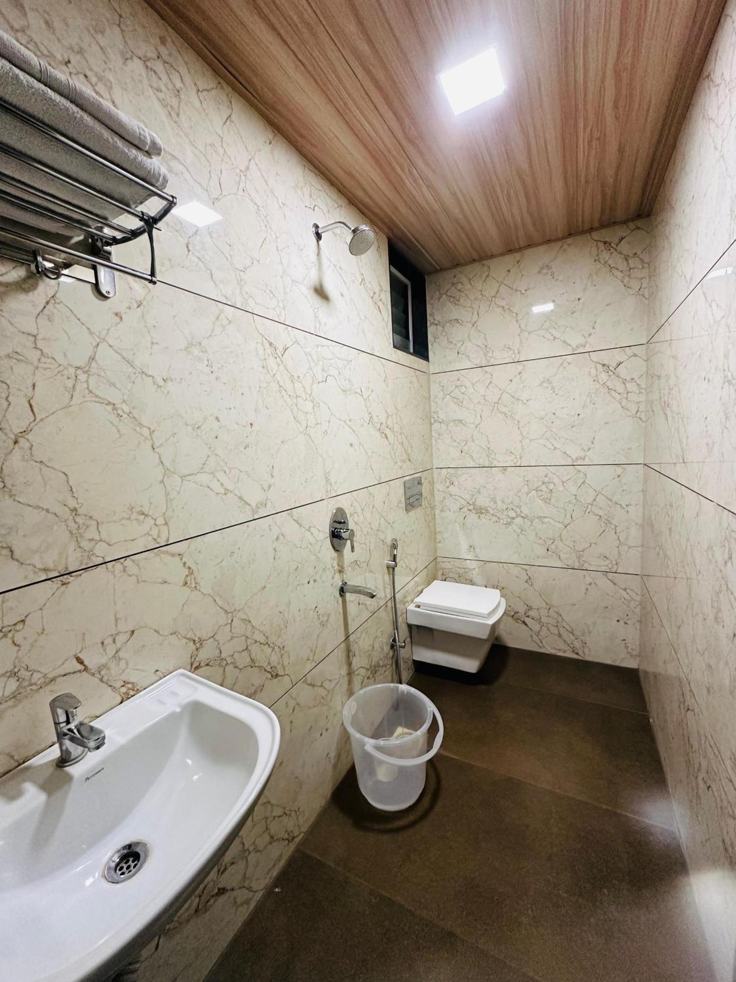 Hotel Grand Indu, 3 Star コールハープル エクステリア 写真